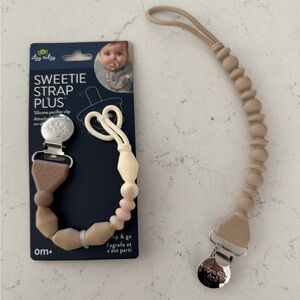 Itzy Ritzy Sweetie Strap Plus Pacifier Clip x2